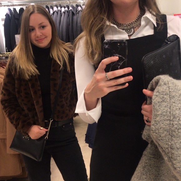 Welcome to my closet - Picture 5 of 8